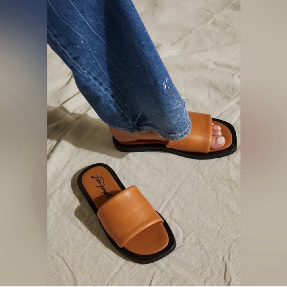 🎉LAST CHANCE🎉Free People Wren Slide Sandals -‎ Leather